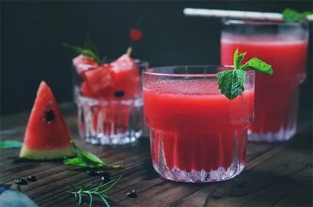 吃瓜爆料.co 6 2mQQ群：擦边女主播因粉丝不刷礼要退网